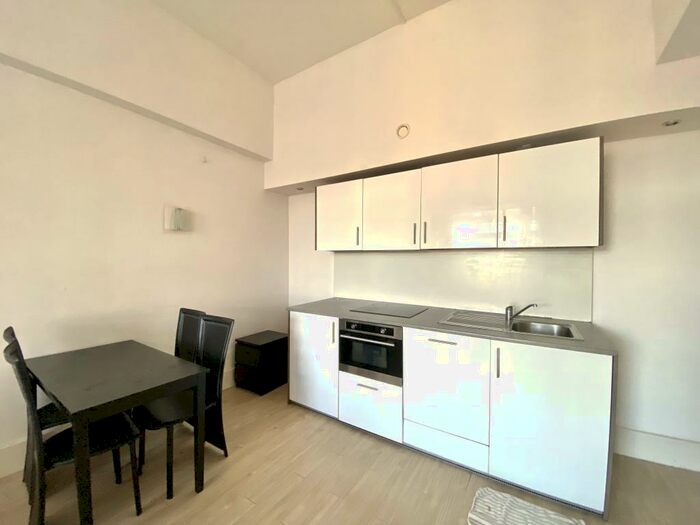 2 Bedroom Apartment To Rent In Newhall Street, Birmingham, B3