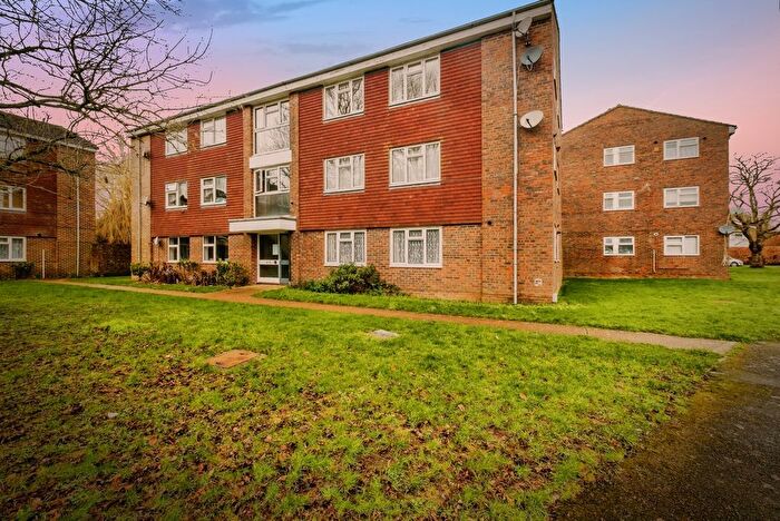 2 Bedroom Flat To Rent In Toomey Road, Steyning, BN44
