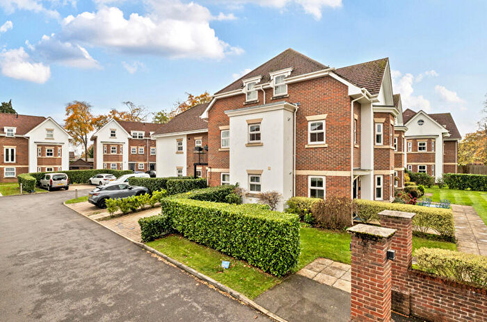 2 Bedroom Apartment For Sale In Wiltshire Road, Wokingham, Berkshire, RG40