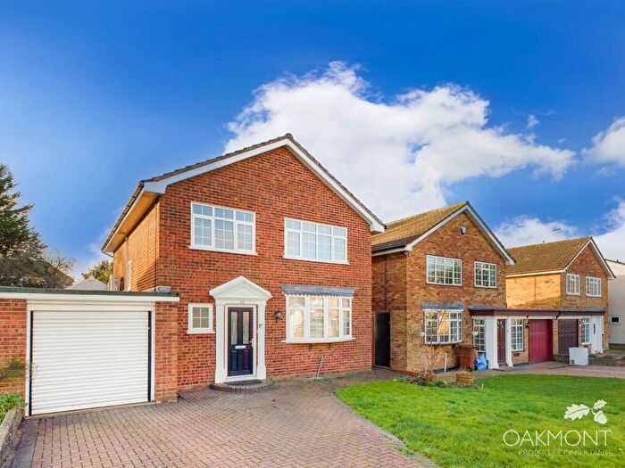 4 Bedroom Detached House For Sale In Brook Road, Brentwood, CM14