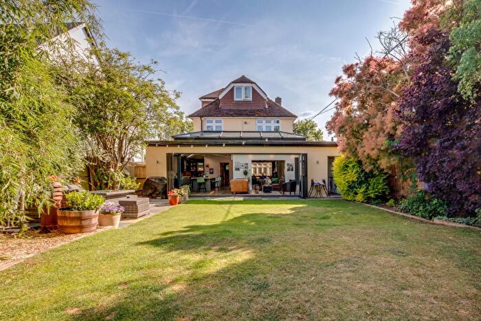 4 Bedroom Detached House For Sale In Marlow Road, Bourne End, SL8