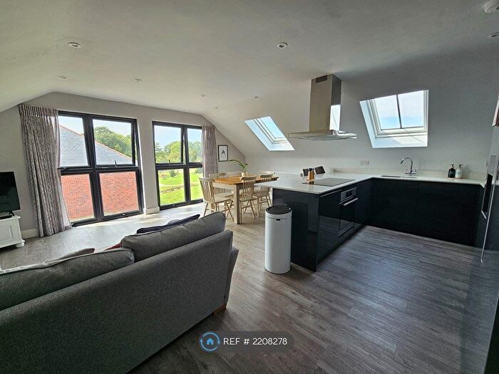 2 Bedroom Flat To Rent In Abingworth Crescent, Thakeham, Pulborough, RH20