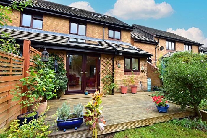 4 Bedroom Semi-detached House For Sale In Oak Tree Close, Abbots Langley, WD5