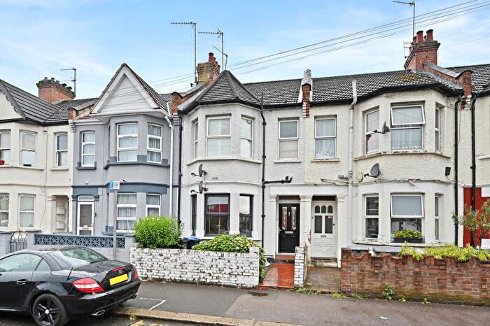 2 Bedroom Maisonette For Sale In Oldfield Road, London, NW10