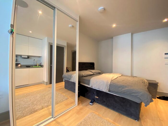 Studio To Rent In Mercantile House, Uxbridge, Greater London, UB8