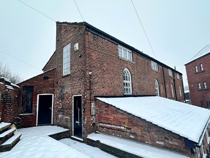 2 Bedroom Flat To Rent In Waters Green, Macclesfield, SK11