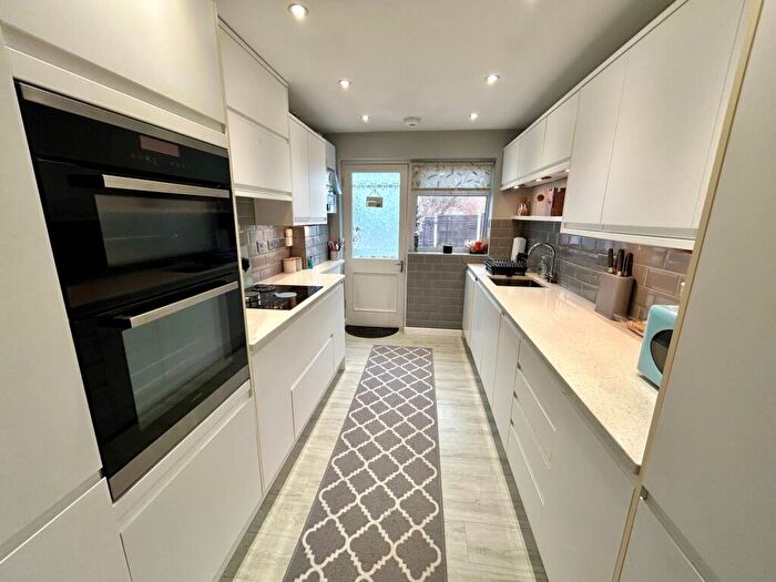 2 Bedroom Bungalow For Sale In Southway Drive, Yeovil, BA21