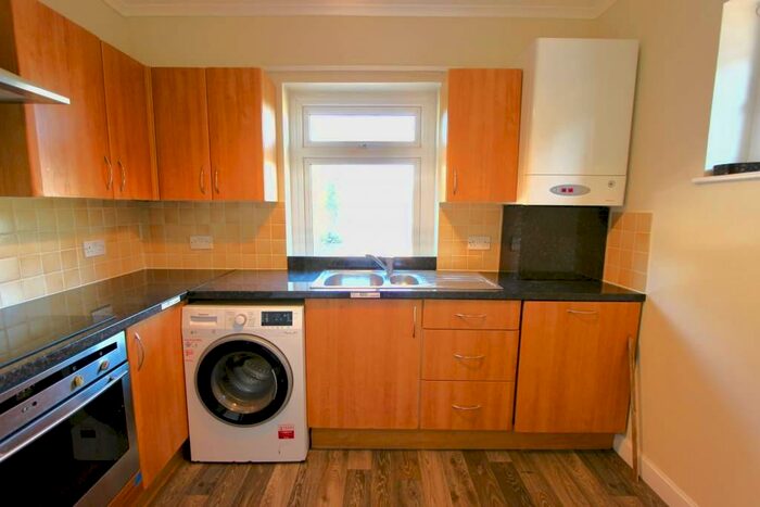2 Bedroom Apartment To Rent In Monkfrith Avenue, London, N14