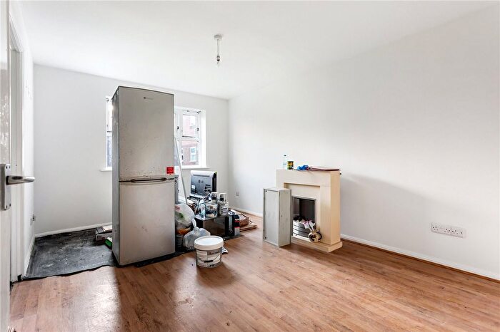 1 Bedroom Flat For Sale In Molyneux Drive, London, SW17
