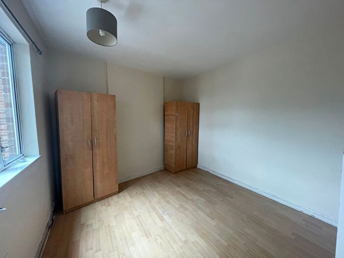 4 Bedroom Flat To Rent In Field End Road, Pinner, HA5
