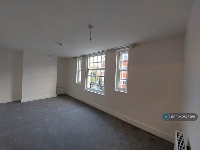 1 Bedroom Flat To Rent In Crendon Street, High Wycombe, HP13