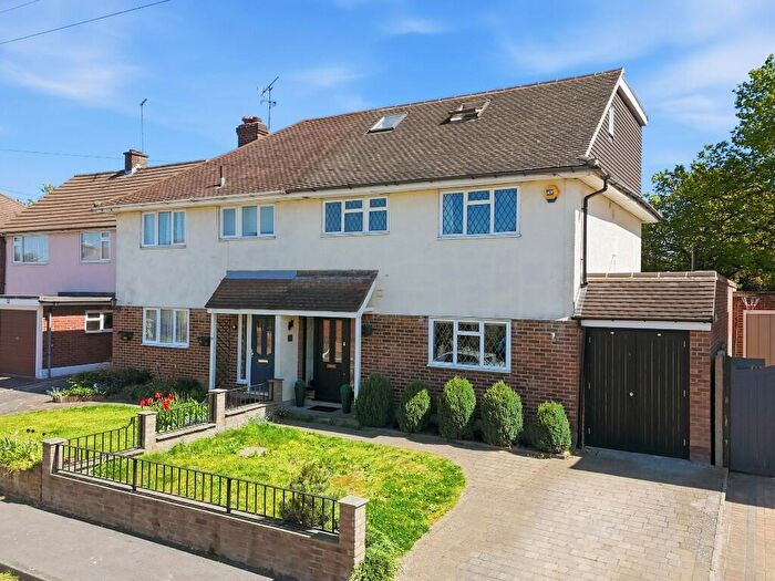4 Bedroom Semi-Detached House For Sale In Abbots Close, Brentwood, Essex, CM15