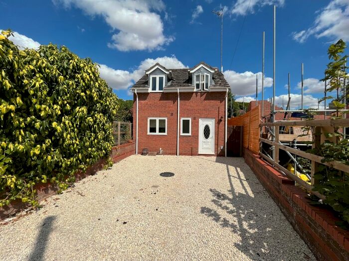 2 Bedroom Detached House To Rent In Holden Grove, Daventry, NN11