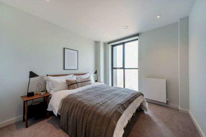 3 Bedroom Flat To Rent In Ten Degrees, Croydon, CR0