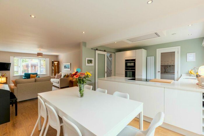 4 Bedroom Detached House For Sale In Glendinning Way, Kirkliston, Edinburgh, EH29