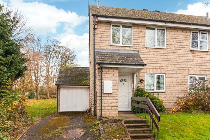3 Bedroom Semi Detached House To Rent In Shepard Way, Chipping Norton, OX7