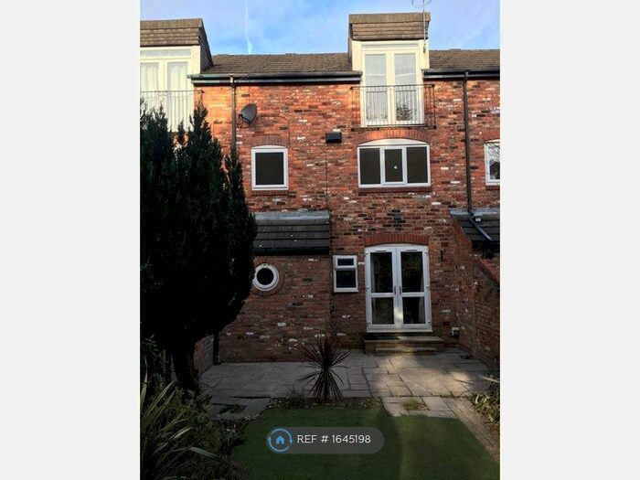 3 Bedroom Terraced House To Rent In Gatcombe Mews, Wilmslow, SK9