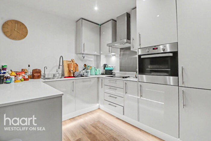 1 Bedroom Apartment For Sale In Victoria Avenue, Southend-on-Sea, SS2