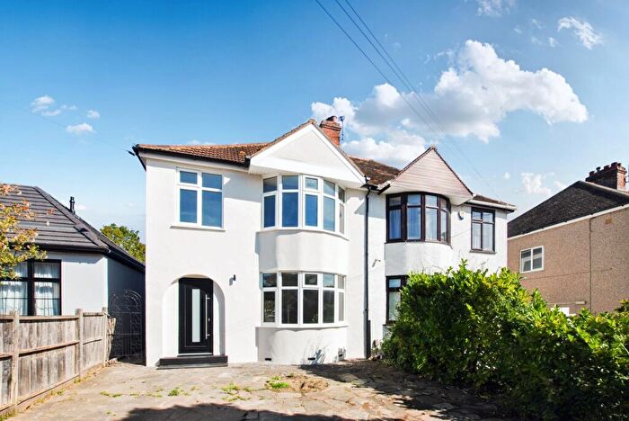 3 Bedroom Semi-Detached House For Sale In Dartford Road, Bexley, DA5