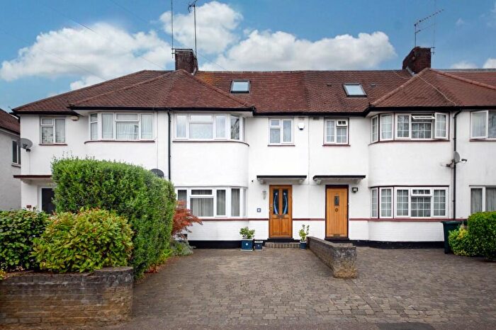 4 Bedroom Terraced House For Sale In Devonshire Road, Mill Hill East, NW7