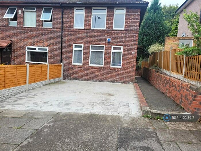 3 Bedroom Semi-Detached House To Rent In Deerlands Avenue, Sheffield, S5