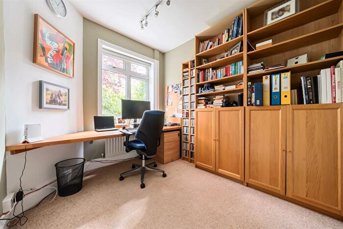 5 Bedroom Detached House For Sale In Botley Road, Chesham, HP5