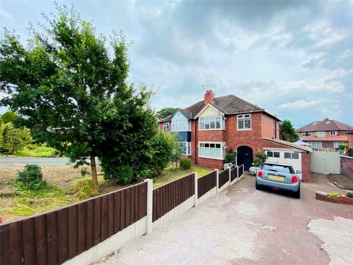 3 Bedroom Semi-Detached House To Rent In Stockport Road West, Bredbury, Stockport, SK6