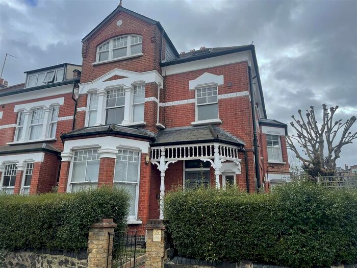 Studio To Rent In Haringey Park, London, N8
