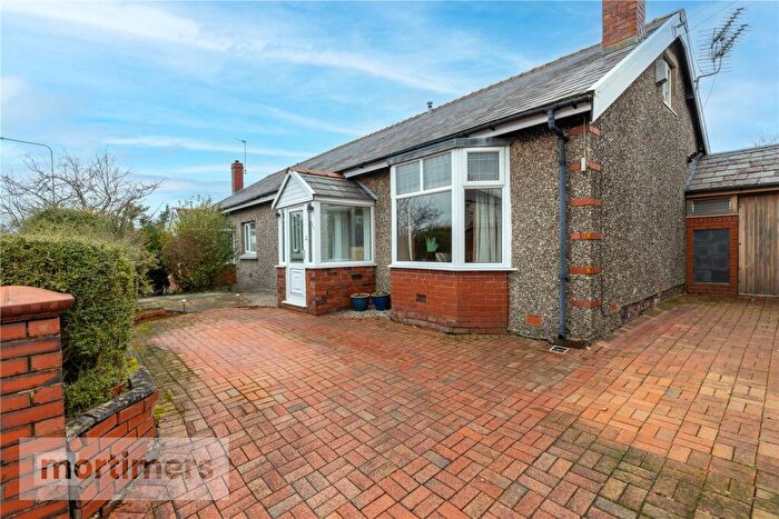 4 Bedroom Semi Detached House For Sale In Willows Lane, Accrington, Lancashire, BB5