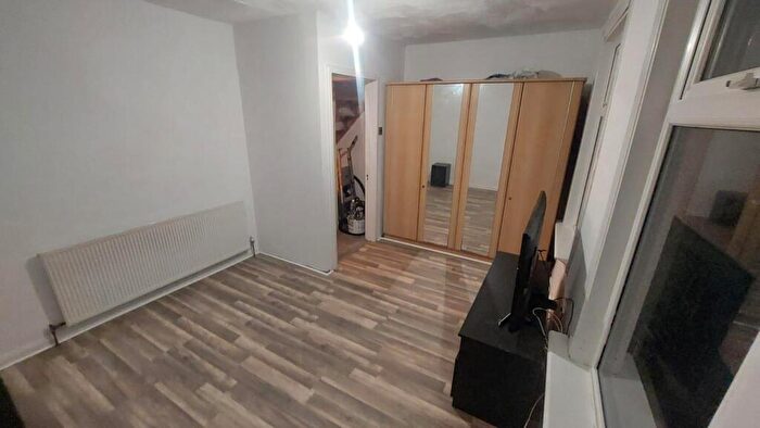 Studio To Rent In Clacton Road, London, E17