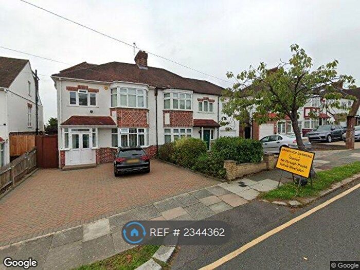 4 Bedroom Semi-Detached House To Rent In Carlton Avenue, London, N14