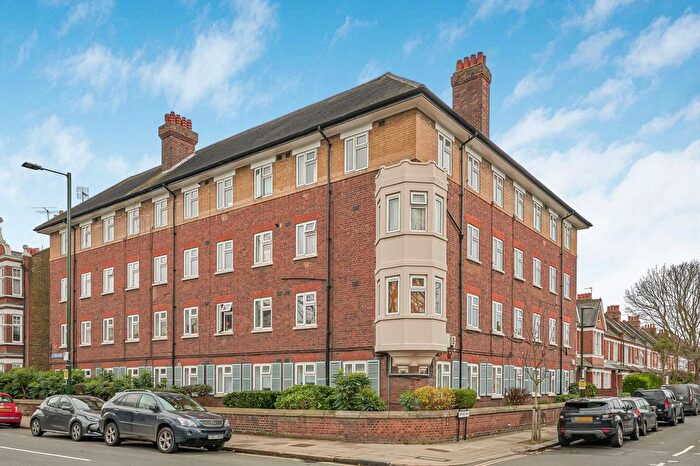 3 Bedroom Flat For Sale In Ripley House, Mortlake High Street, London, SW14