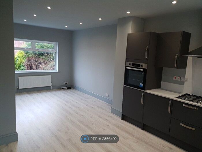 2 Bedroom Detached House To Rent In Westfield Road, Pontefract, WF9