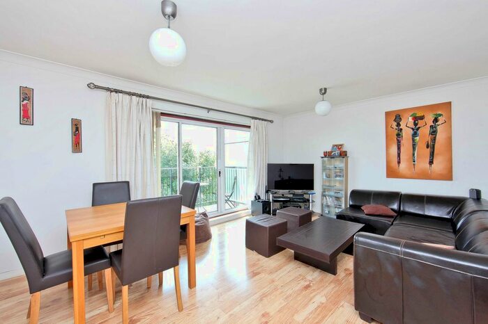 2 Bedroom Flat To Rent In Worple Road, London, SW19