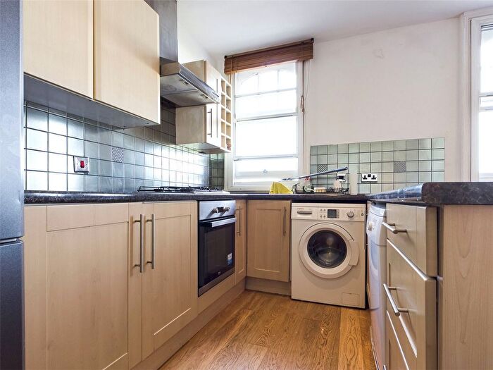 2 Bedroom Flat To Rent In Old Steine, Brighton, East Sussex, BN1