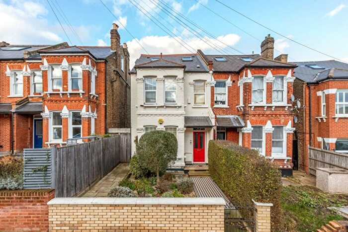 5 Bedroom Property For Sale In Wolfington Road, West Norwood, London, SE27
