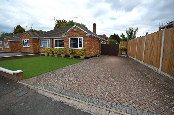2 Bedroom Bungalow For Sale In Poets Green, Luton, Bedfordshire, LU4