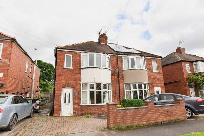 2 Bedroom Property To Rent In Langholme Drive, York, YO26
