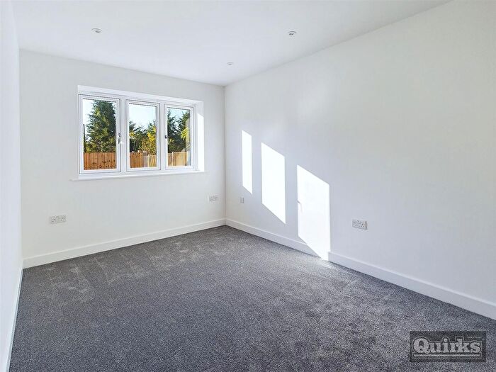 2 Bedroom Detached Bungalow For Sale In Runwell Road, Wickford, SS11