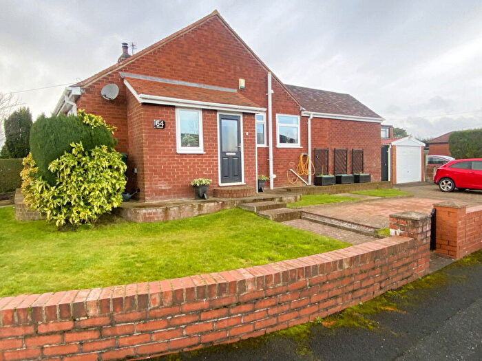 2 Bedroom Semi-Detached Bungalow For Sale In Oakbank Avenue, Chadderton, Oldham, OL9