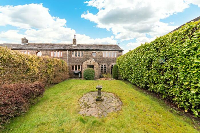 3 Bedroom Barn Conversion For Sale In Barn End, Snug Lane, Hepworth, HD9