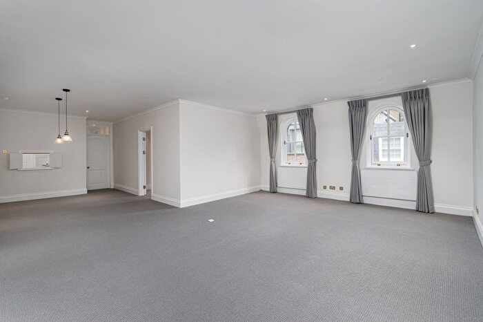 3 Bedroom Flat To Rent In Ormond Yard, St. James's, London, SW1Y