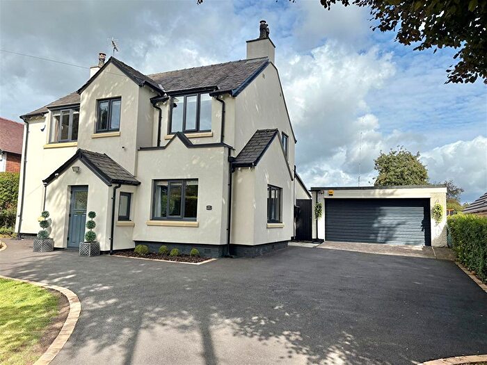 4 Bedroom Detached House For Sale In Chelford Road, Henbury, Macclesfield, SK10