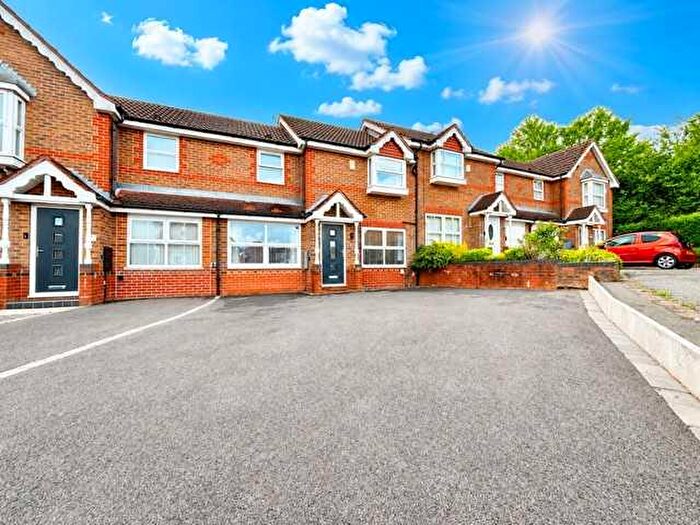 3 Bedroom Town House For Sale In Hill Top View, Sutton In Ashfield, NG17