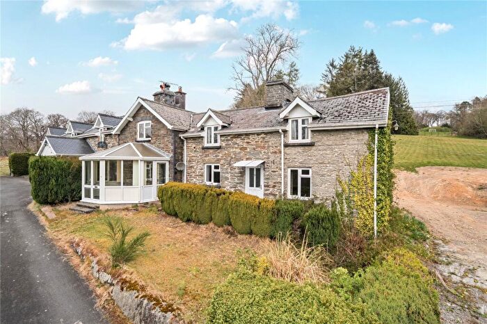 6 Bedroom Semi-Detached House For Sale In Rhayader, Powys, LD6