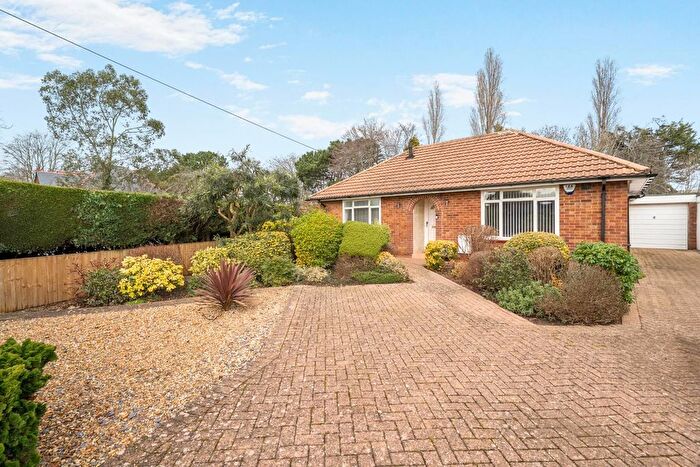 2 Bedroom Bungalow For Sale In Berkeley Square, Havant, PO9