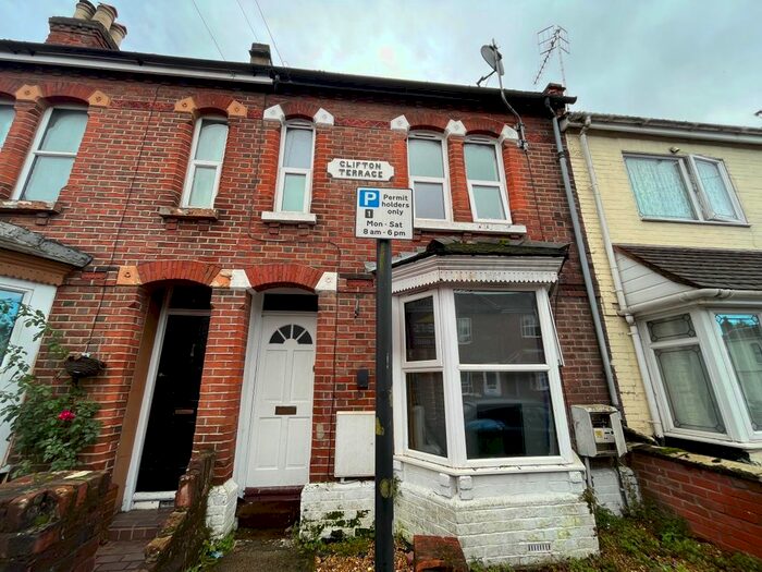 6 Bedroom Terraced House To Rent In Milton Road, Southampton, SO15
