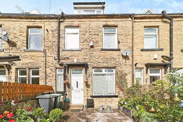 2 Bedroom Terraced House For Sale In Wellington Street, Allerton, Bradford, BD15