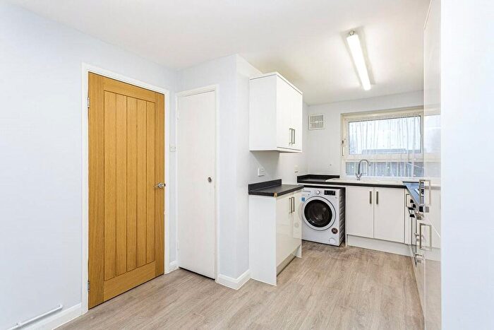 3 Bedroom Flat To Rent In Larkwhistle Walk, Havant, Hampshire, PO9