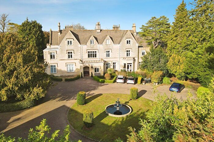 1 Bedroom Flat For Sale In Oakley Hall, Cirencester, Gloucestershire, GL7